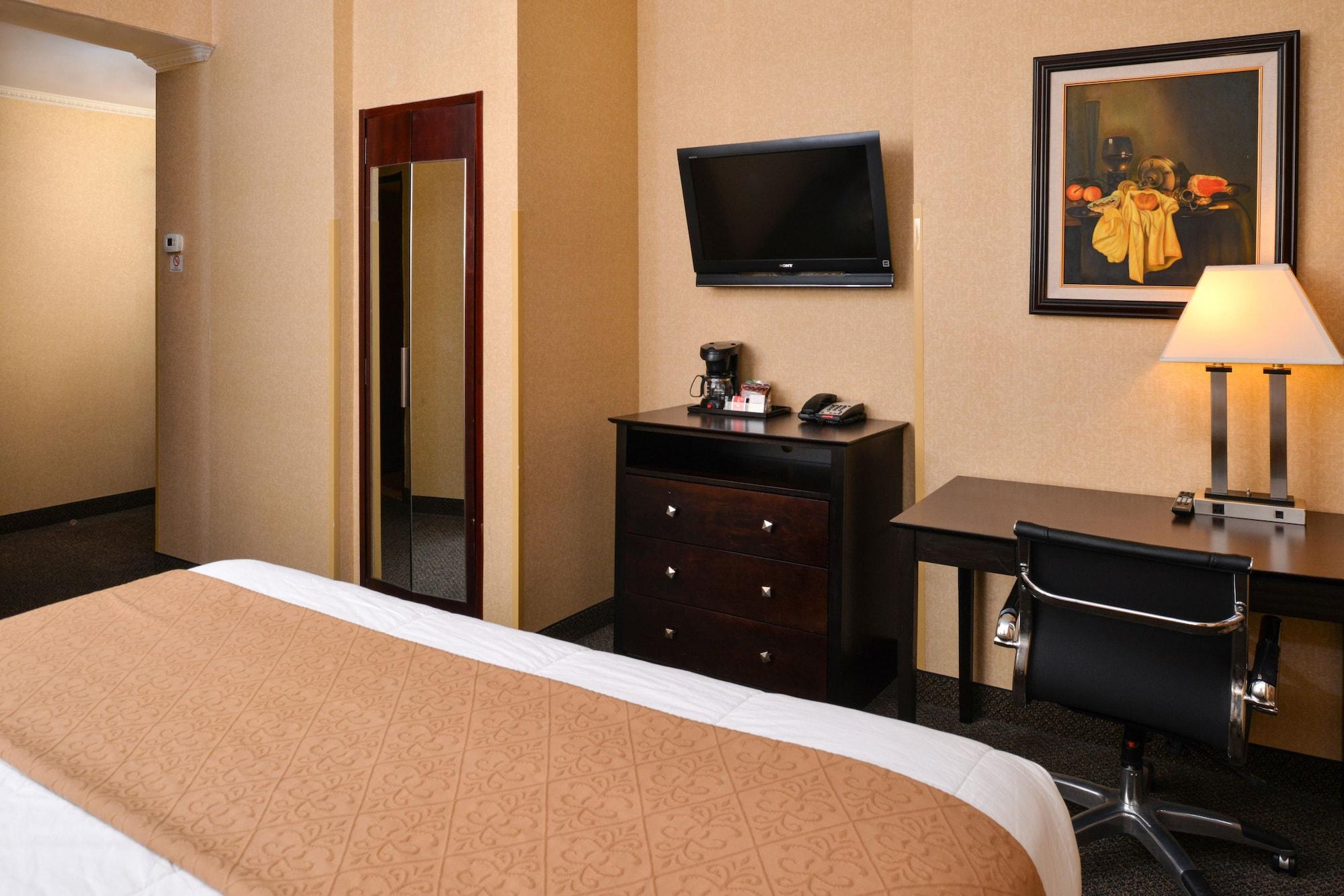Baltimore Plaza Hotel Bagian luar foto