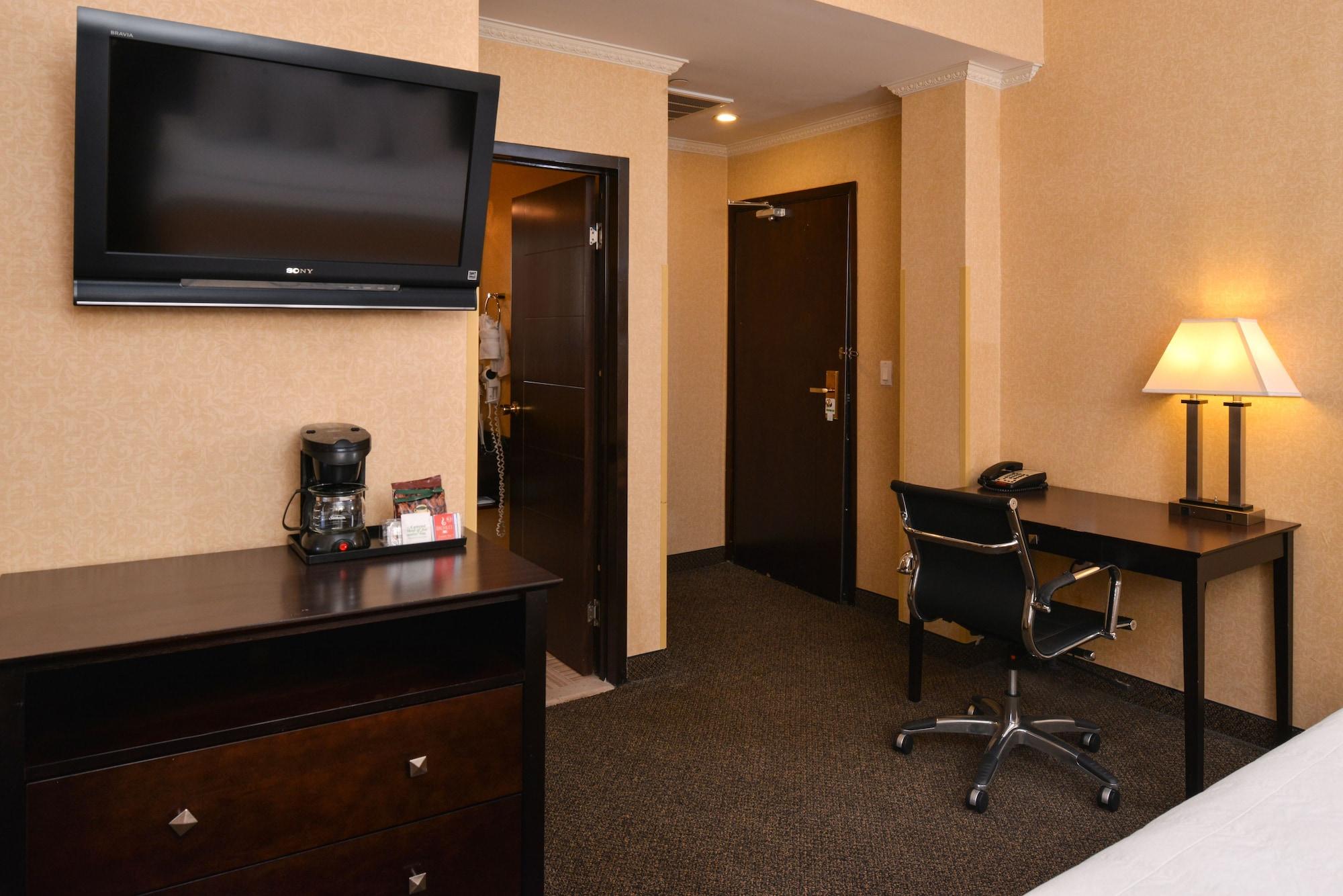 Baltimore Plaza Hotel Bagian luar foto