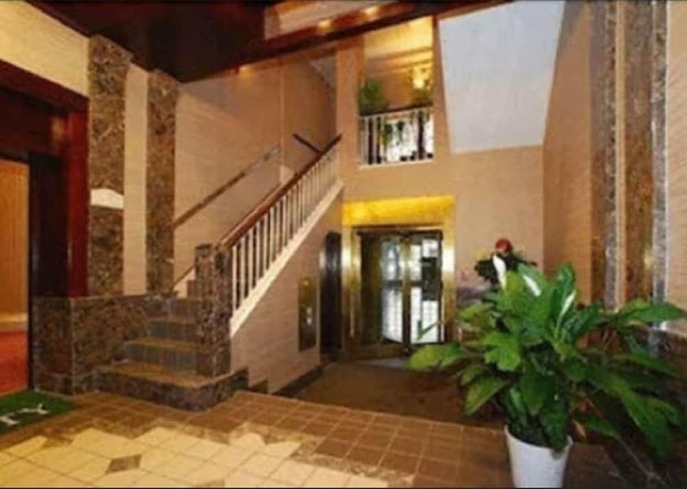 Baltimore Plaza Hotel Bagian luar foto