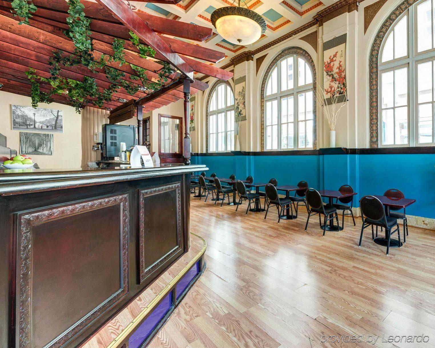 Baltimore Plaza Hotel Bagian luar foto
