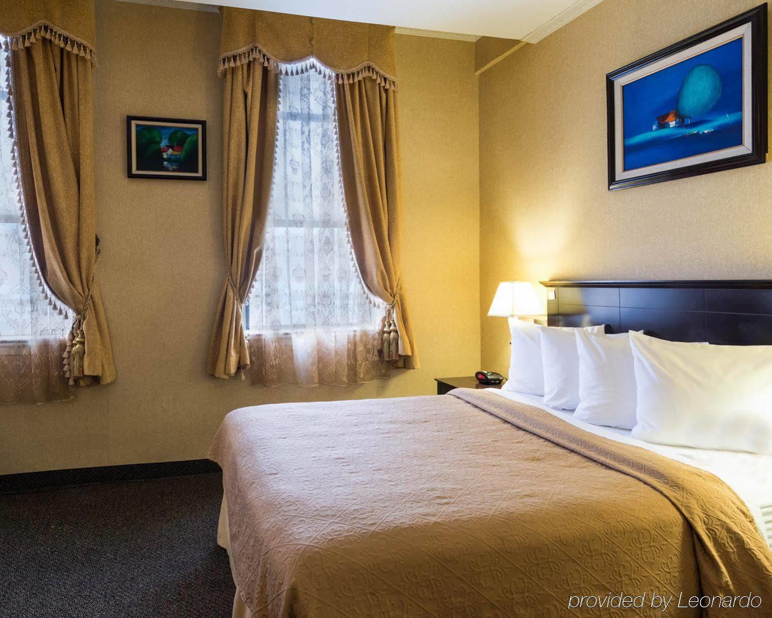 Baltimore Plaza Hotel Bagian luar foto