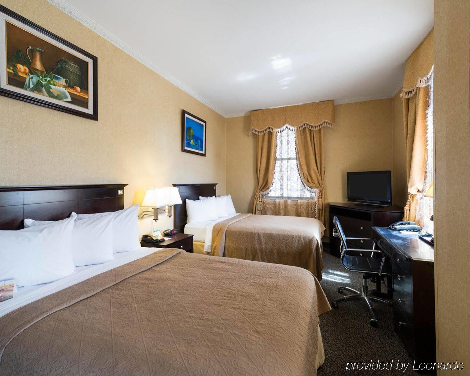 Baltimore Plaza Hotel Bagian luar foto
