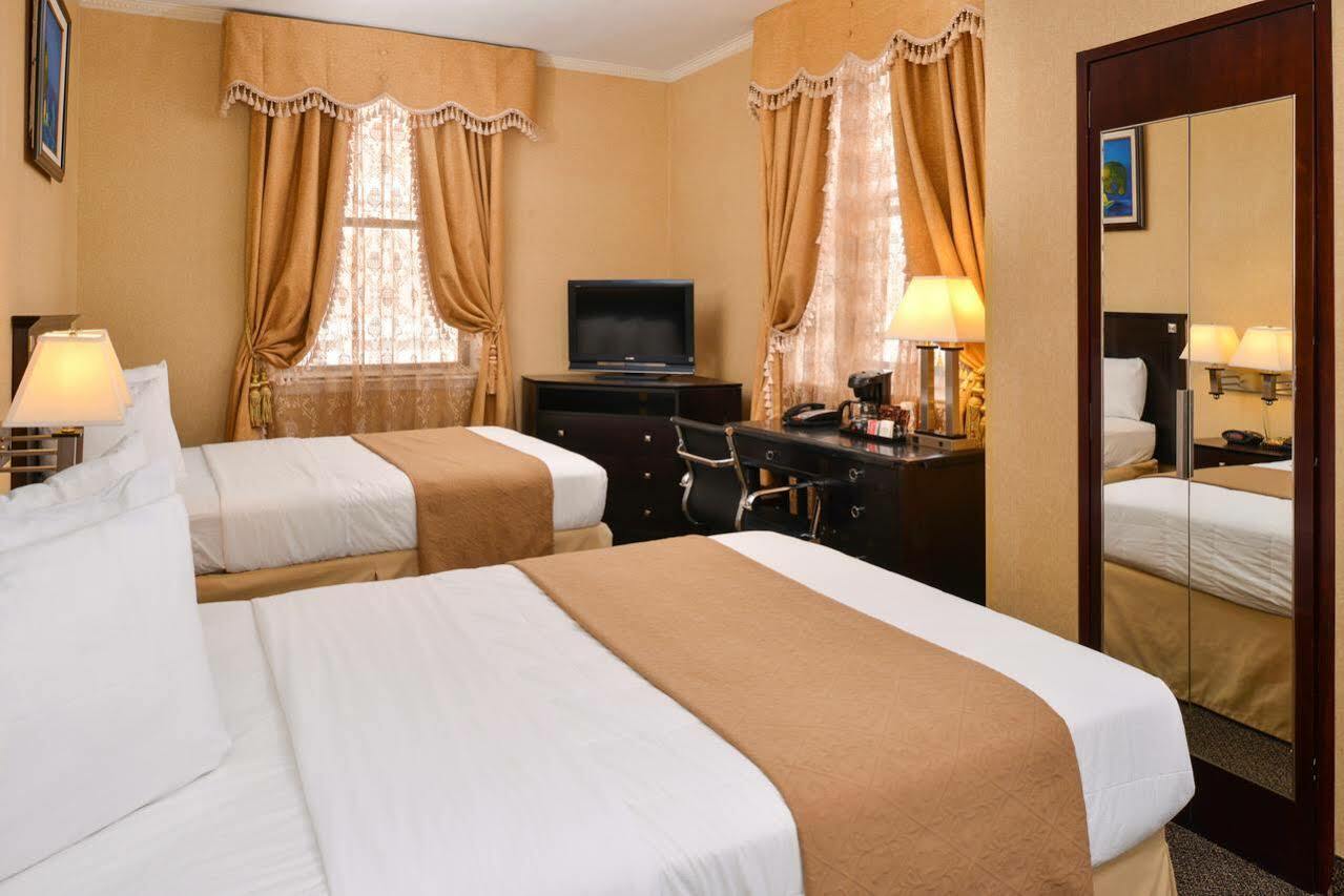 Baltimore Plaza Hotel Bagian luar foto